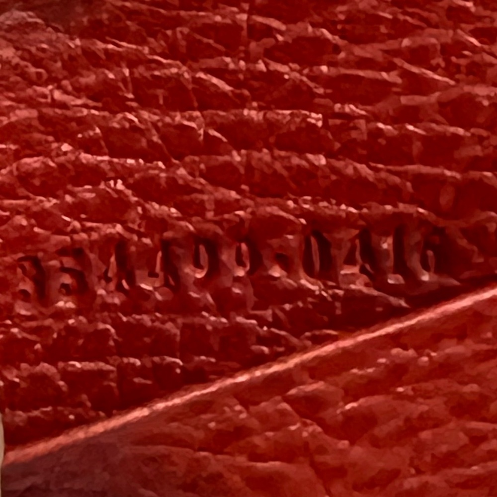 Luxury Gucci Leather Key Case Holder in Red - Picture 7 of 7